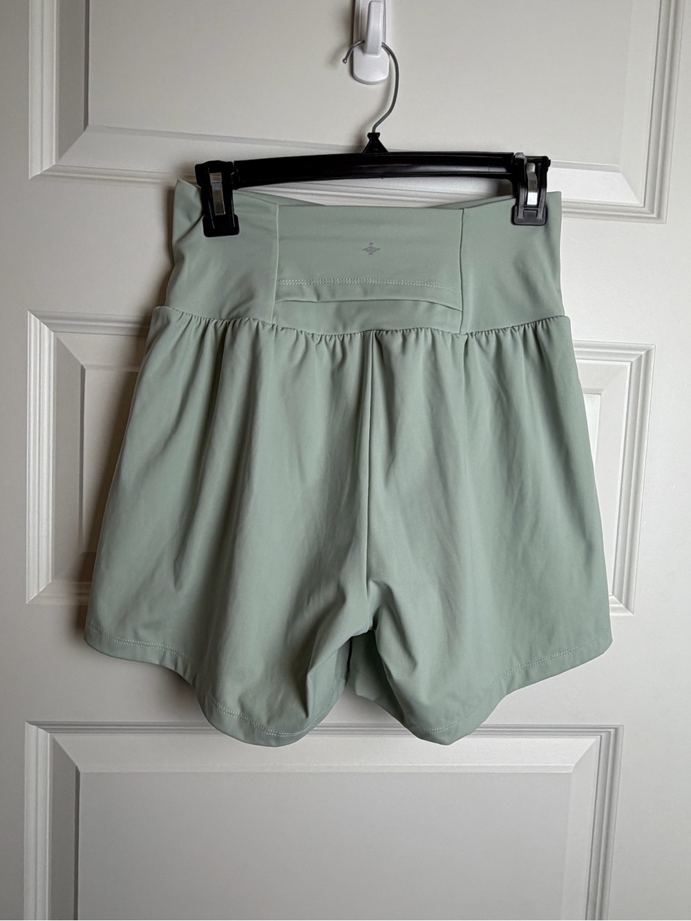 HALARA Light Sage Green Athletic Shorts Size M - Picture 3 of 7